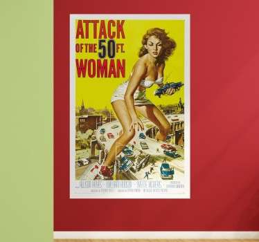 Murales de pared con una representación de un cartel de película de serie B americana de los años 50.