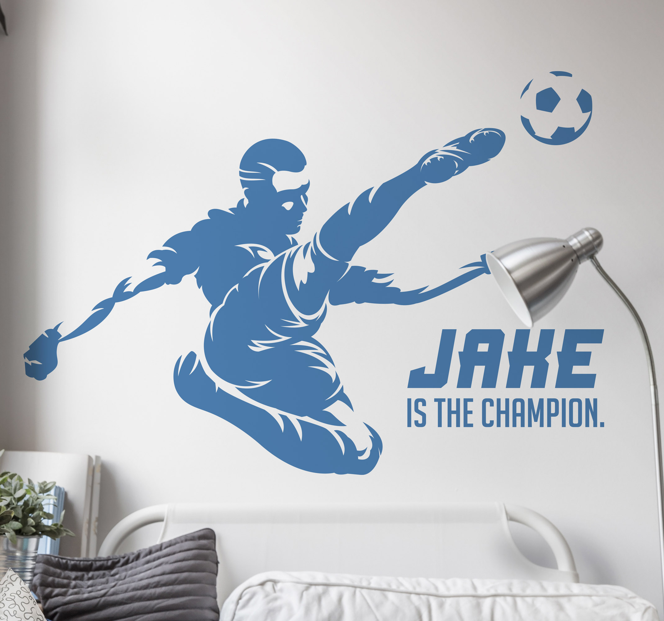 Schießender Fußballspieler mit Namen Wandtattoo Fußball