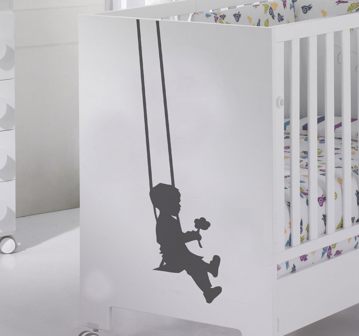 Tenstickers Sticker kinderkamer jongen schommel bloem