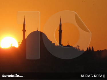 Adesivo località silhouette del tramonto di istanbul - TenStickers