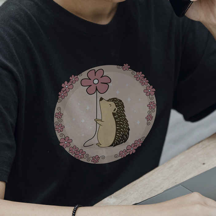 Porcupine and daisy t-shirt - TenStickers