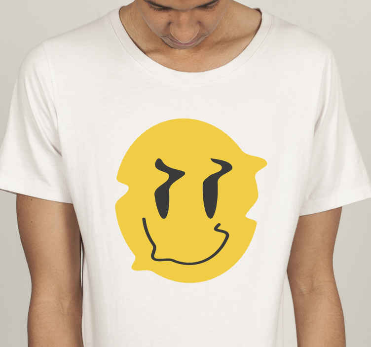 Niño Oscuro Feliz Con La Camiseta Amarilla Foto de archivo - Imagen de  sonrisa, divertido: 151528356
