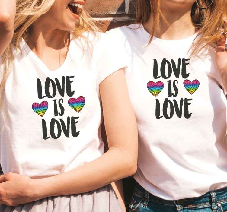 Camisetas para parejas Amor es amor con corazones - TenVinilo
