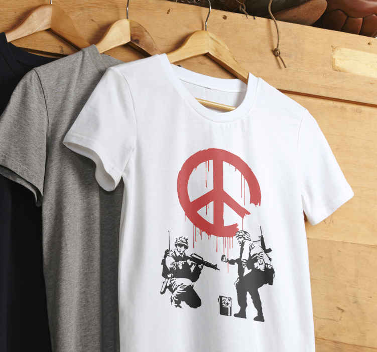Camiseta banksy de la paz - TenVinilo