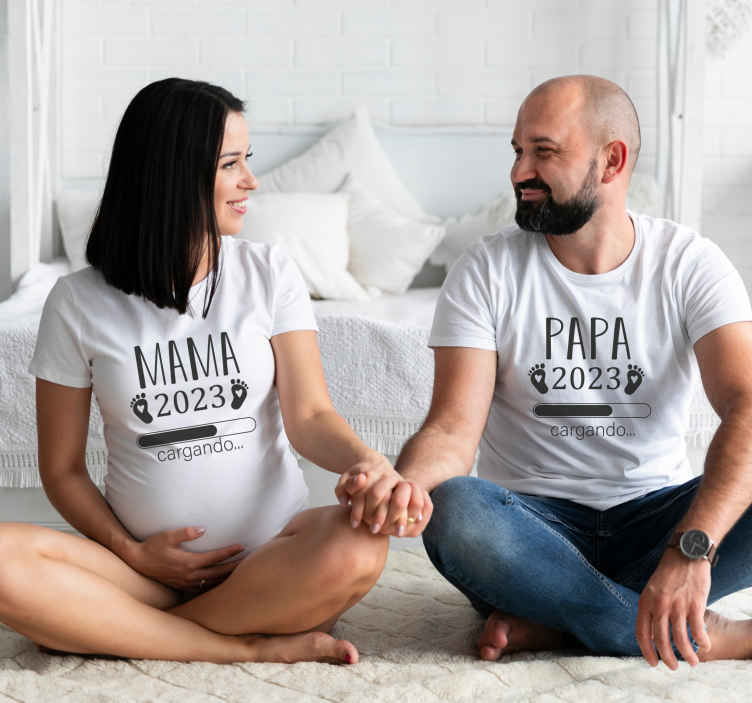 Camisetas parejas Mama & Papa cargando - TenVinilo