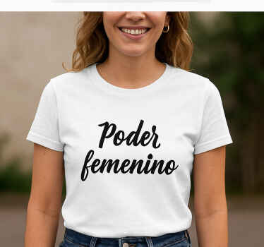 Camiseta de mujeres al poder con frase poder femenino empowering  - TenVinilo