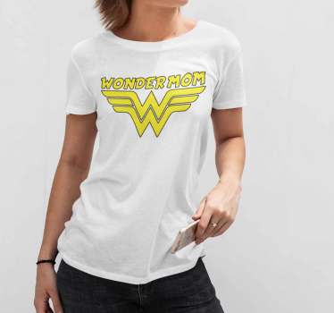 Simple y bonita camiseta con el símbolo de wonder woman para madres poderosas, un diseño para empoderar a todas las mujeres