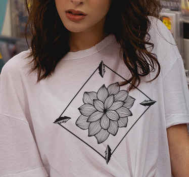 Camiseta estampado flores paisley con nombre - TenVinilo Camiseta estampado flores paisley con nombre - TenVinilo