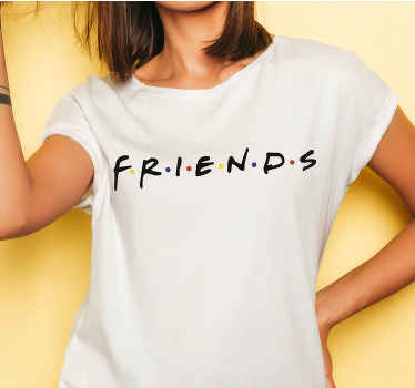 T-shirt personalizada com o logotipo dos amigos. Logotipo de texto preto moderno da série de tv com pontos coloridos. Obtenha remessa imediata. Divirta-se com isso.