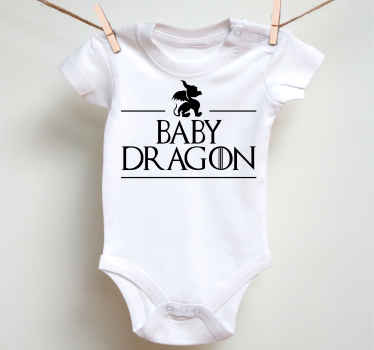 Obteve a T-shirtdo bebê dragão bebê. Texto personalizado com produtode jogo dos tronos para o seu bebê. Divirta-se com isso. Obtenha com remessa imediata.
