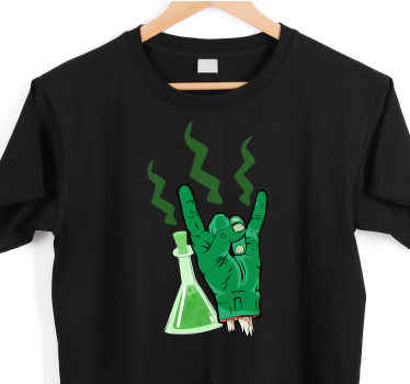 Camiseta Halloween Mano de rock zombie con pociones - TenVinilo