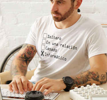 Camiseta con texto "informático gracioso" - TenVinilo