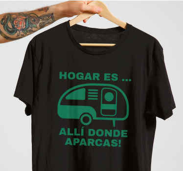 Camiseta texto hogar es donde aparcas - TenVinilo