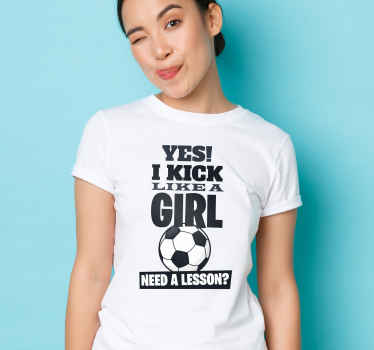 Tee-shirt "kick like a girl" - TenStickers