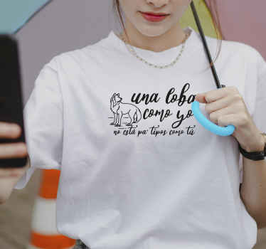 Camiseta para mujer una loba como yo - TenVinilo