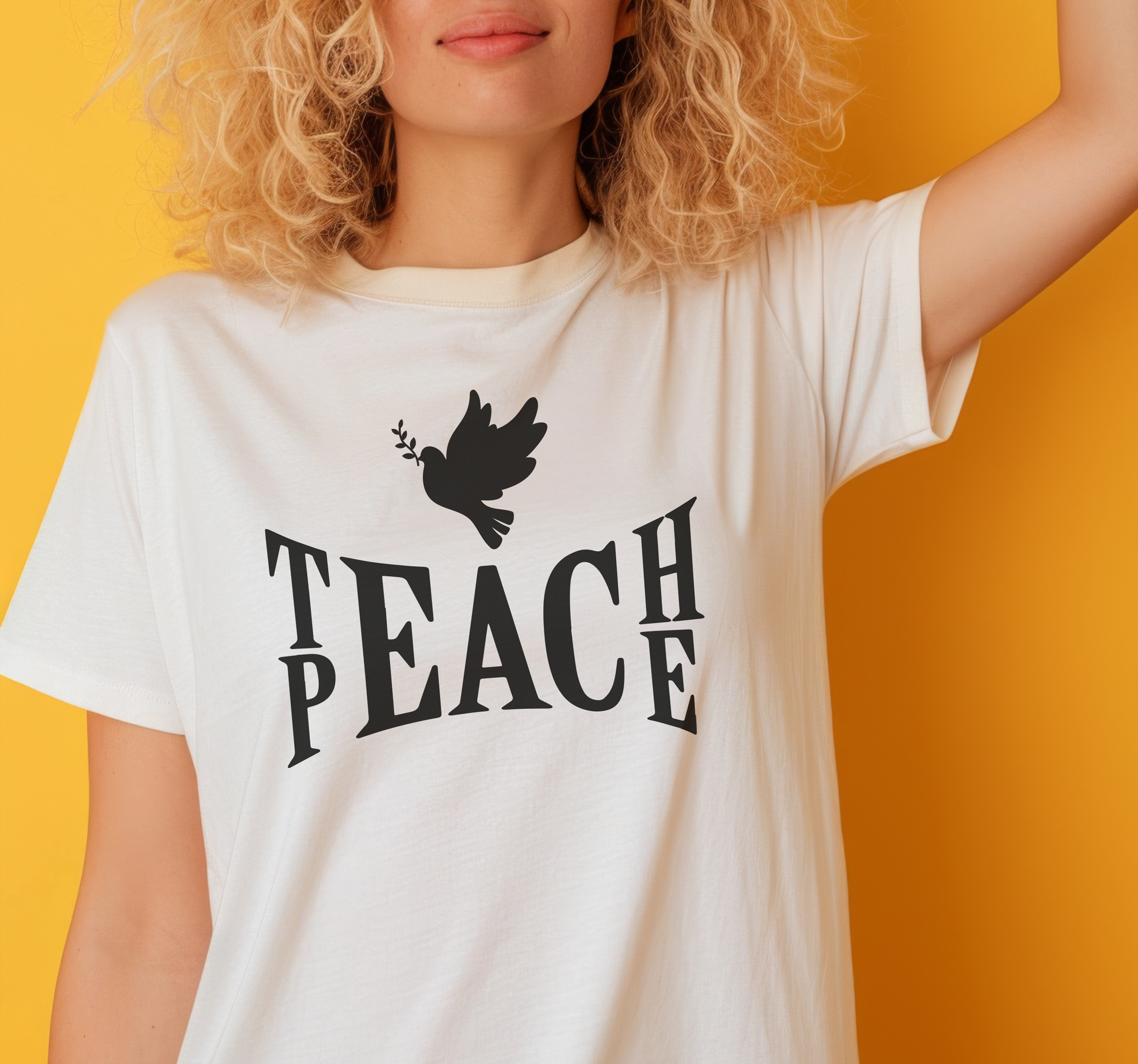 Camiseta frase teach peace
