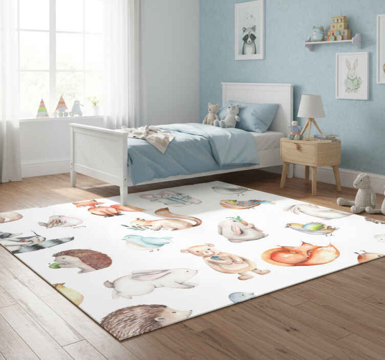 Vinyl rug featuring simple woodland creatures - TenStickers