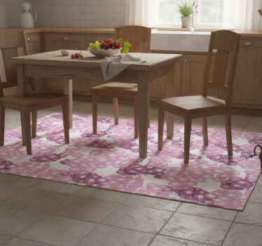 Kitchen vinyl rug with hand drawn pink and purple grapes - TenStickers