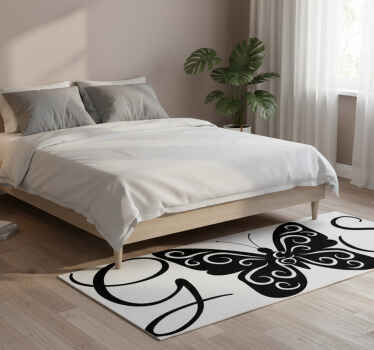 Tapis vinyle chambre papillon avec lettres - TenStickers