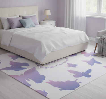 Vinyl teppich lila mit lila und blauen schmetterlingen - TenStickers