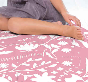 Ružový detský vinylový koberec s lístkami a kvetmi - Tenstickers