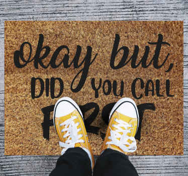 Alfombra vinílica recibidor frase divertida bienvenida - TenVinilo