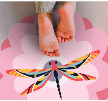 Vážka letiaca na vinylový koberec s ružovým kvetom - Tenstickers