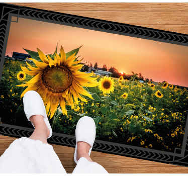 Alfombra vinilo pasillo Campo de girasol cerrar flor - TenVinilo