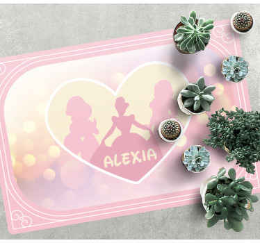 Alfombra vinílica con nombre Tres princesas en un marco de corazó - TenVinilo