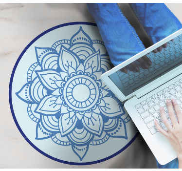 Alfombra vinílica mandala motivo floral intrincado - TenVinilo