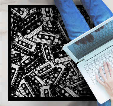 Alfombra vinílica juvenil motivo de cinta de casete - TenVinilo