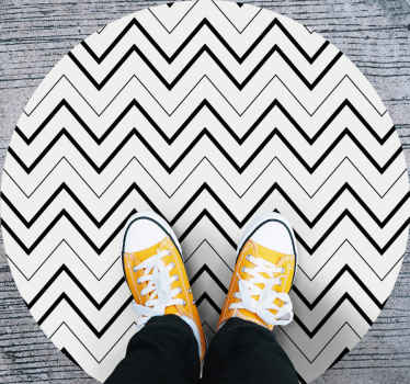 Minimalistic black white zig zag pattern rug - TenStickers