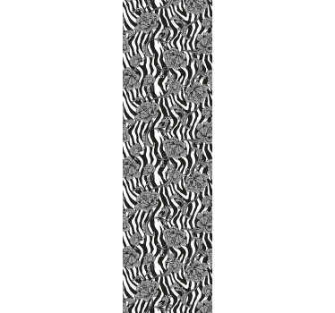 O que pode ser melhor do que este papel de parede floral com estampa de zebra em preto e branco calmo e relaxante para decorar um quarto. é fácil de aplicar e autocolante.