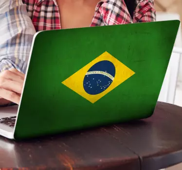 Adhesive laptop skin with a representation of the popular Brazilian flag, ideal for personalizing with the flag of your favorite country.