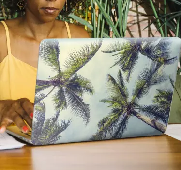 Naklejka na ścianę drzewo palmy na laptop - TenStickers