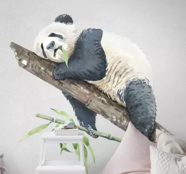 Naklejka na ścianę dzikie zwierzęta Realistyczna panda z rośliną - TenStickers