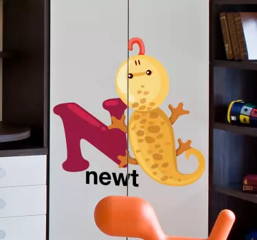 "n" mektup ve çocuk için bir semender duvar çıkartmaları - TenStickers