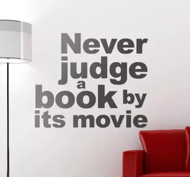 Never Judge a Book citat Sticker - TenStickers
