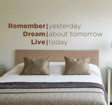 Remember Dream Live Quote Decal - TenStickers