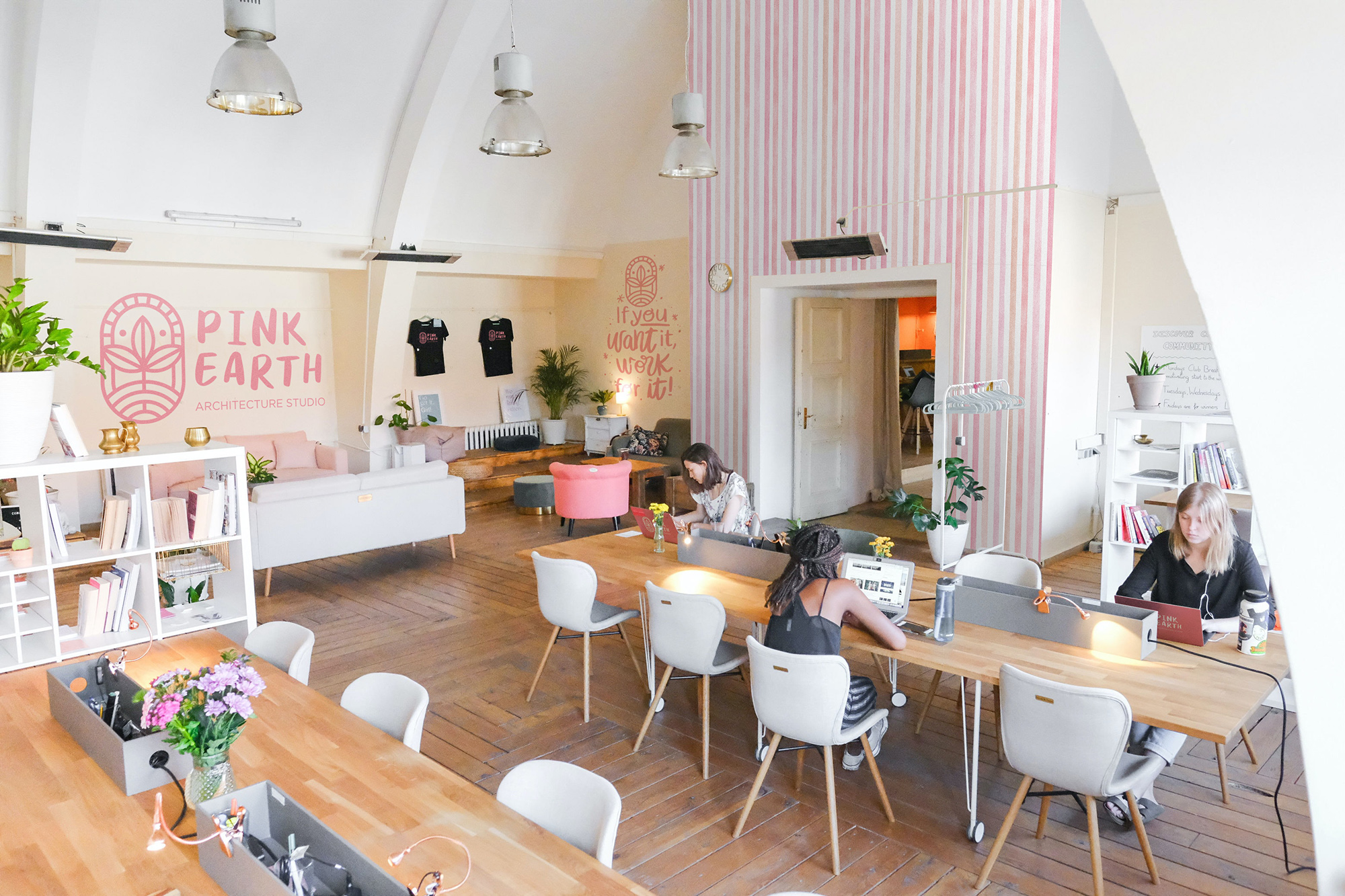 Decoración de oficinas: cómo crear un espacio funcional y estético