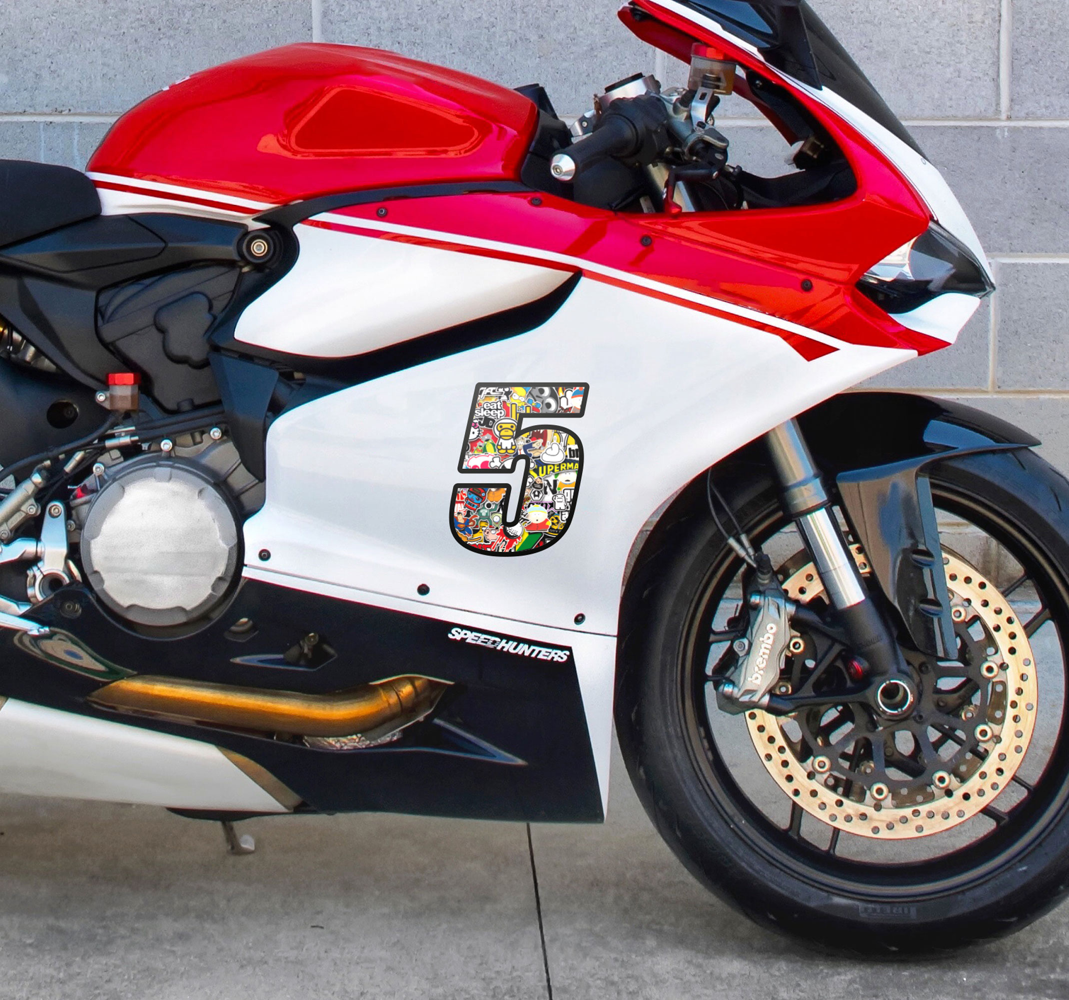¿Cómo decorar una moto con pegatinas?