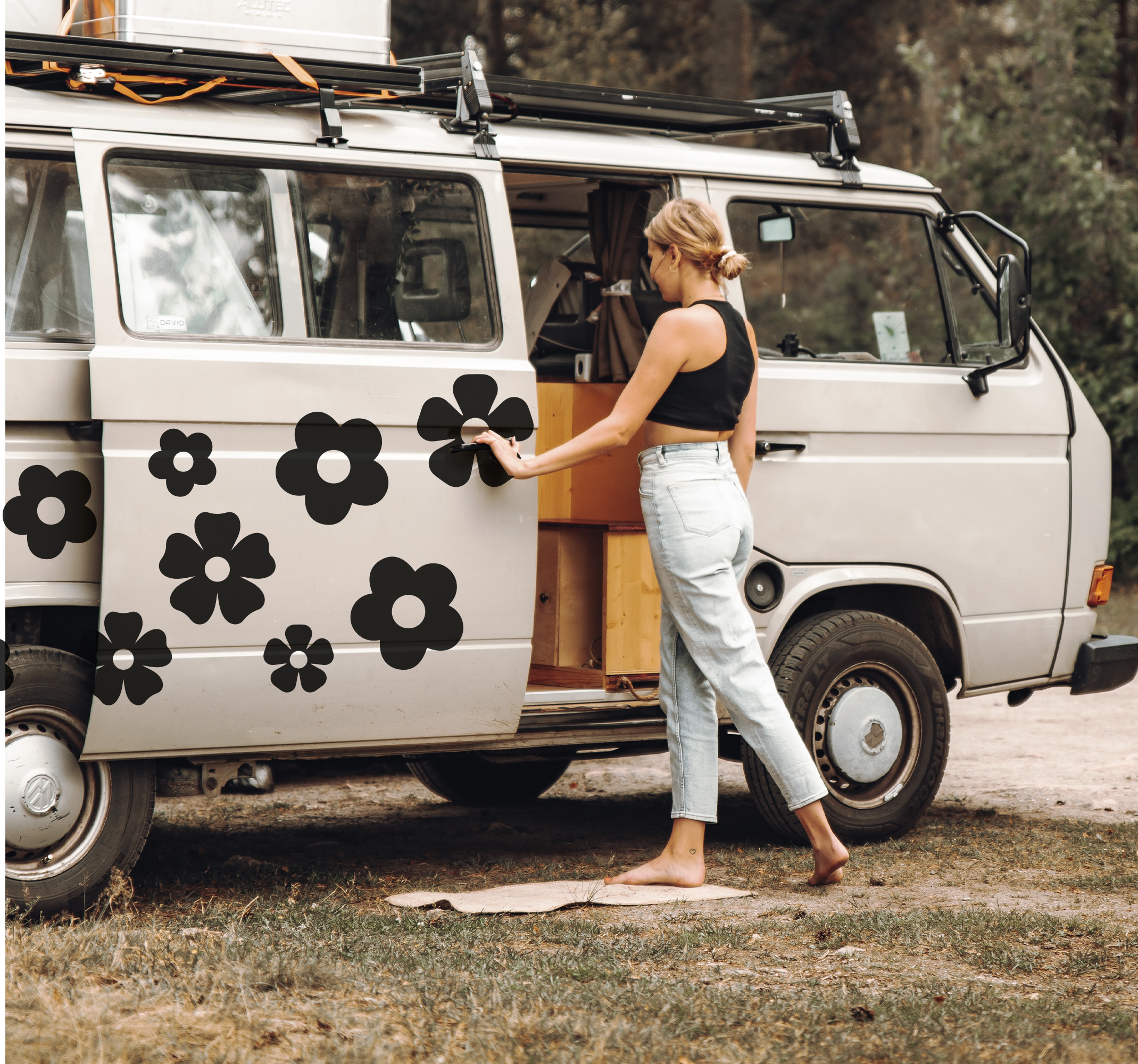 Come applicare adesivi per camper: guida pratica Tenstickers